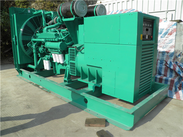 自贡出租发电机 发电机组厂家：柴油发电机组的控制屏的作用是什么？