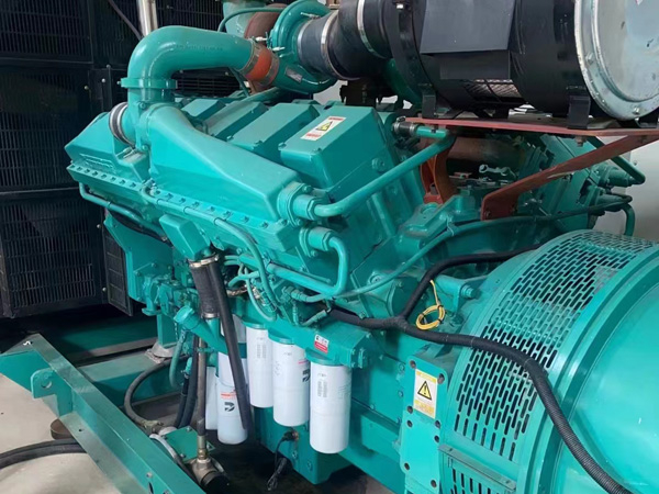 自贡更换100kW柴油发电机组机油时，需要注意哪些事项？